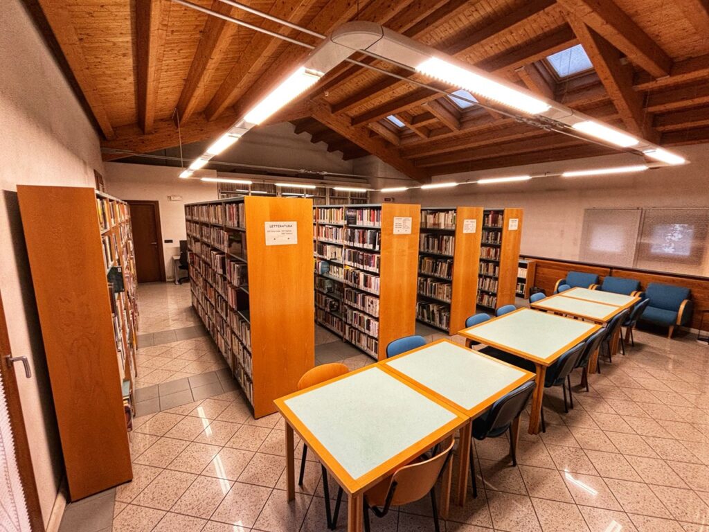 Biblioteca Comunale di Cormons - sala consultazione
